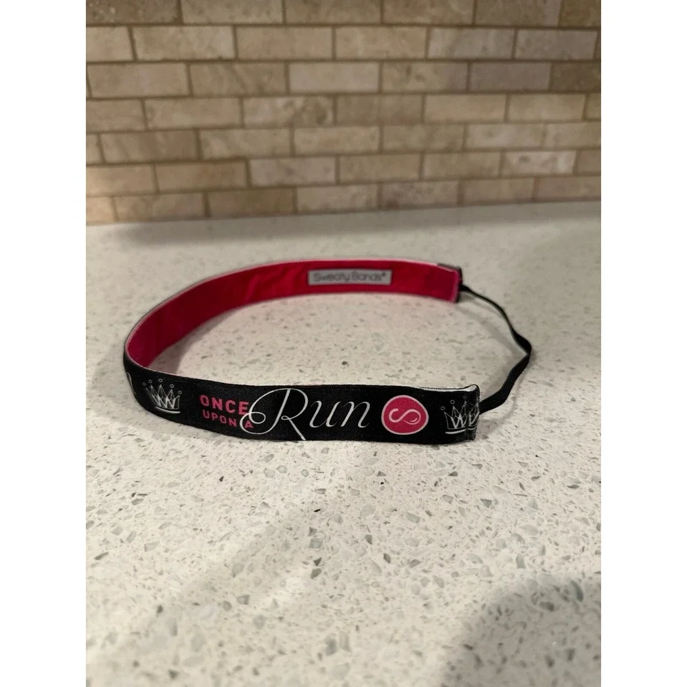 Disney sweaty band‎